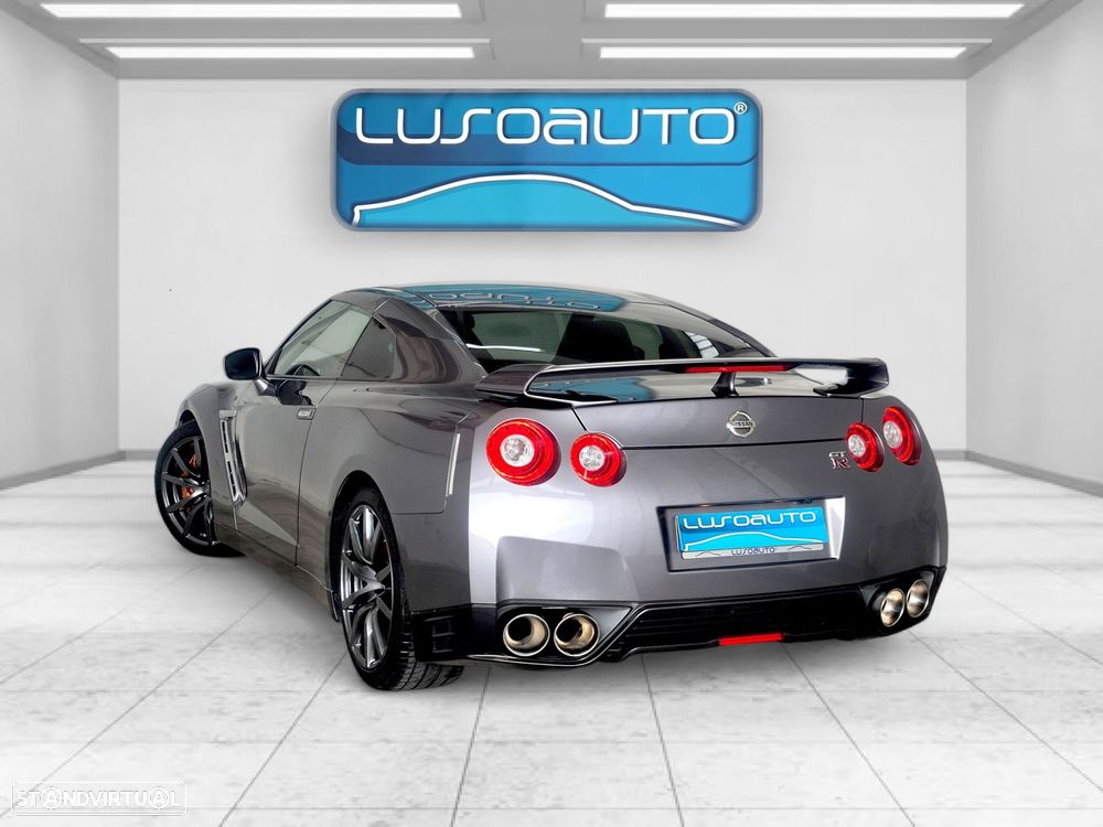 Nissan GT-R 3.8 V6 Black Edition - 8