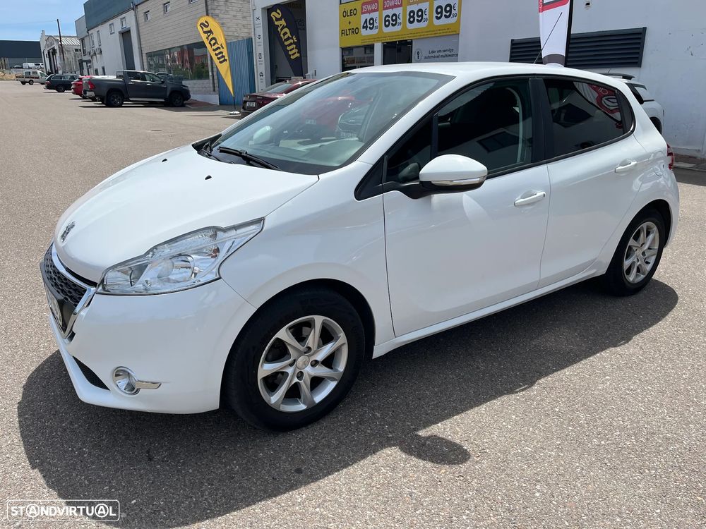 Peugeot 208 1.4 HDi Allure - 1