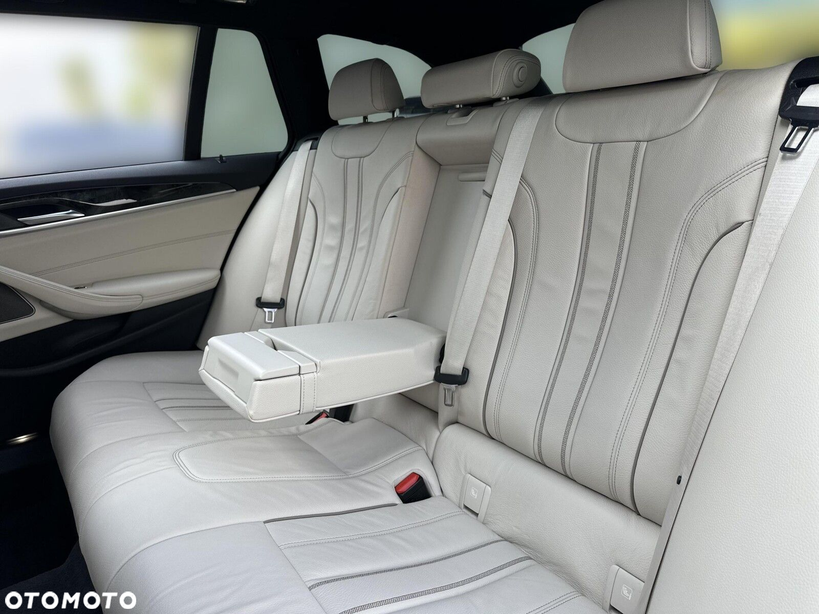 BMW Seria 5 530e xDrive M Sport sport - 14