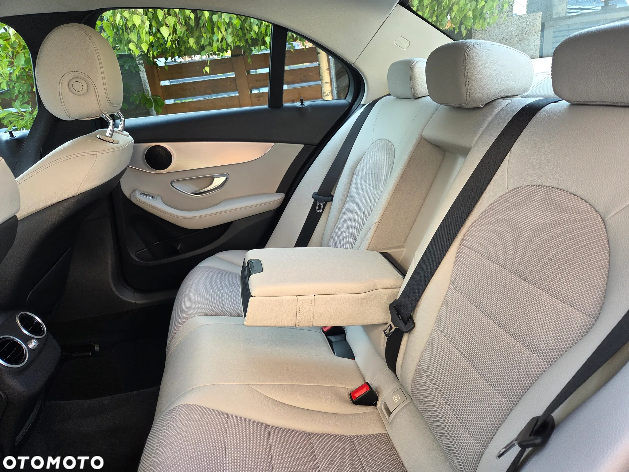 Mercedes-Benz Klasa C 200 4-Matic 7G-TRONIC - 19