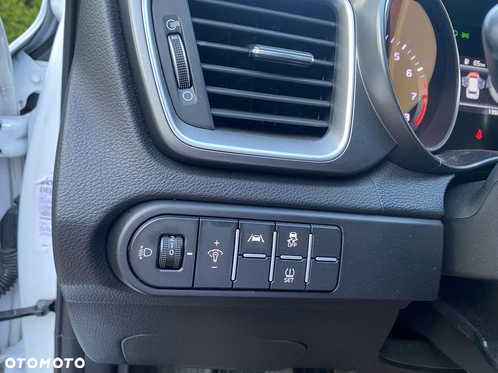 Kia Ceed 1.5 T-GDI M - 23
