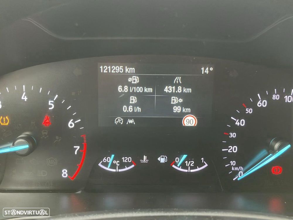 Ford Focus 1.0 EcoBoost MHEV ST-Line - 11