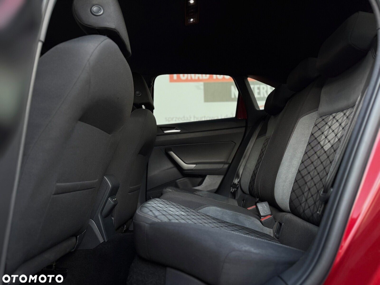 Volkswagen Taigo 1.0 TSI R-Line DSG - 10