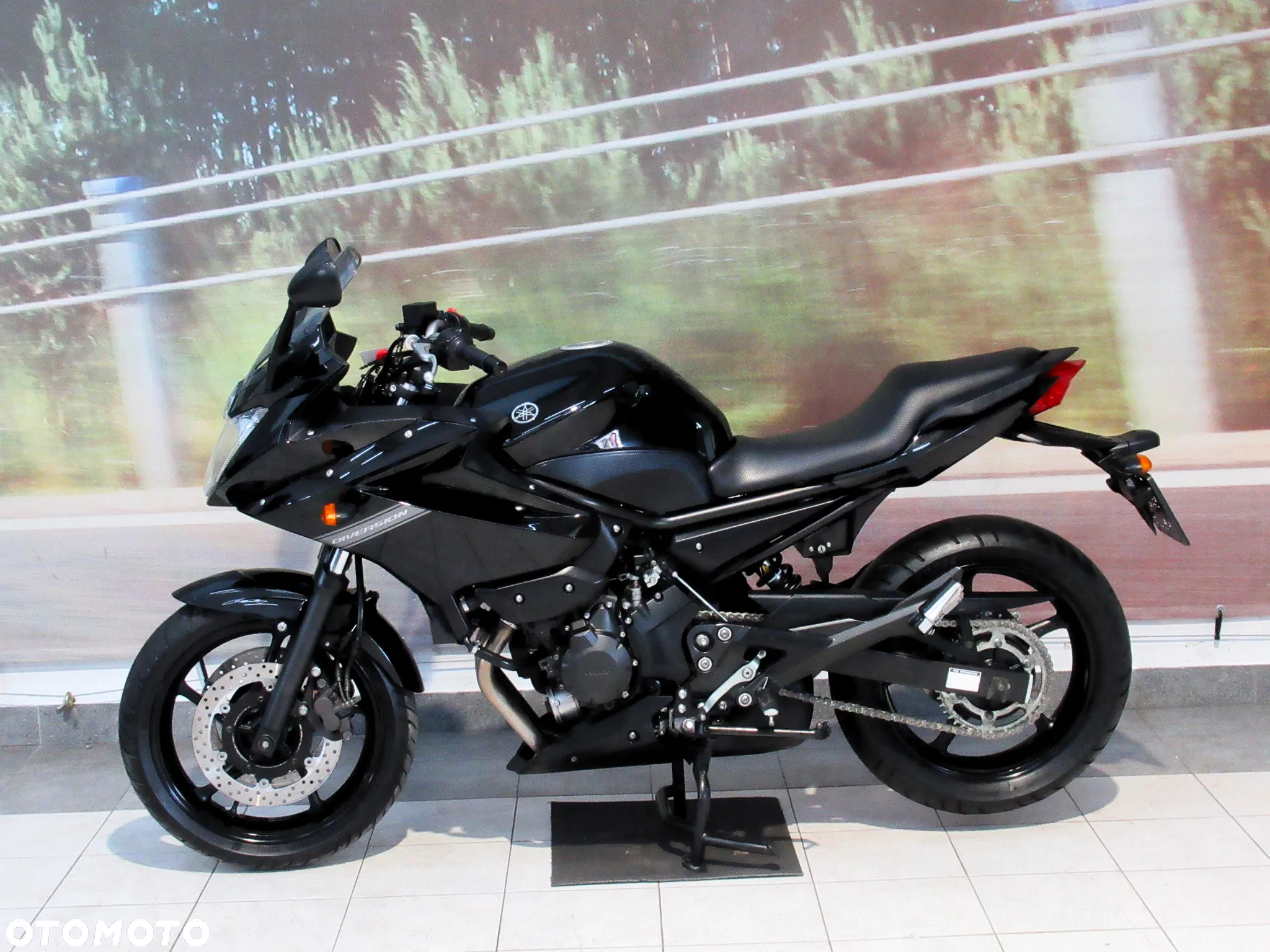 Yamaha XJ - 8