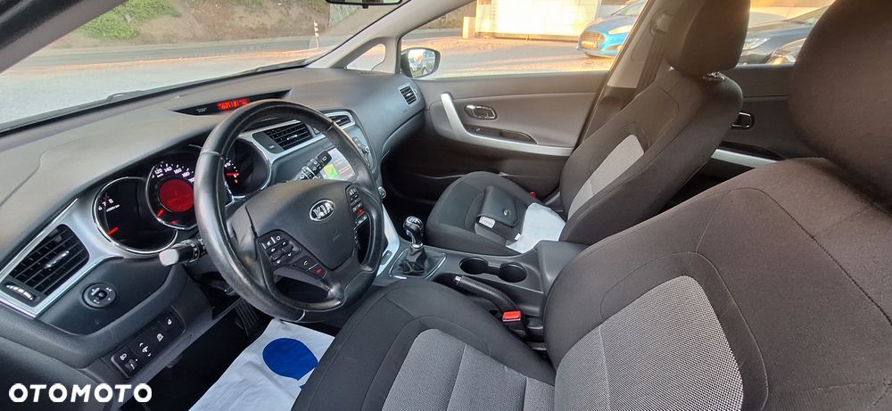 Kia Ceed 1.6 GDI Dream Team Edition - 21
