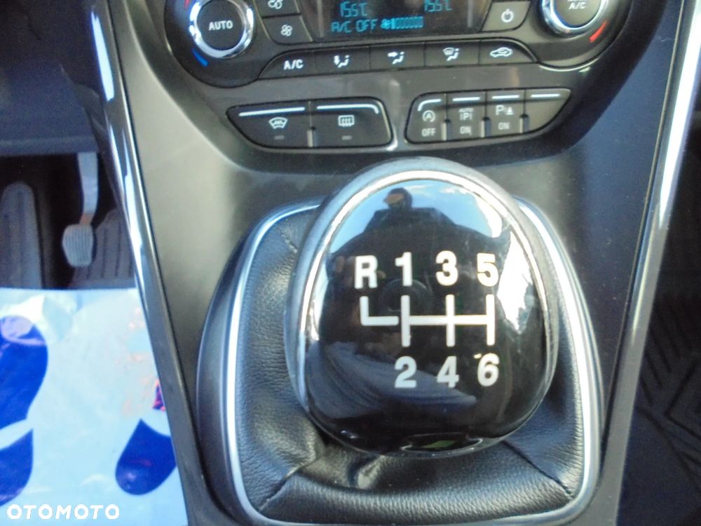 Ford Kuga 2.0 TDCi 4x2 Titanium - 21