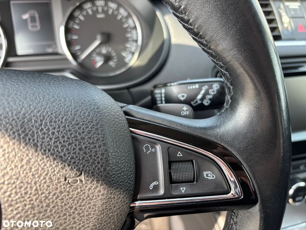 Skoda Octavia 2.0 TDI DSG Ambition - 26