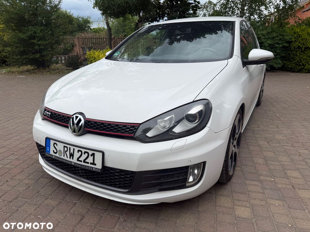 Volkswagen Golf 2.0 GTI adidas - 2