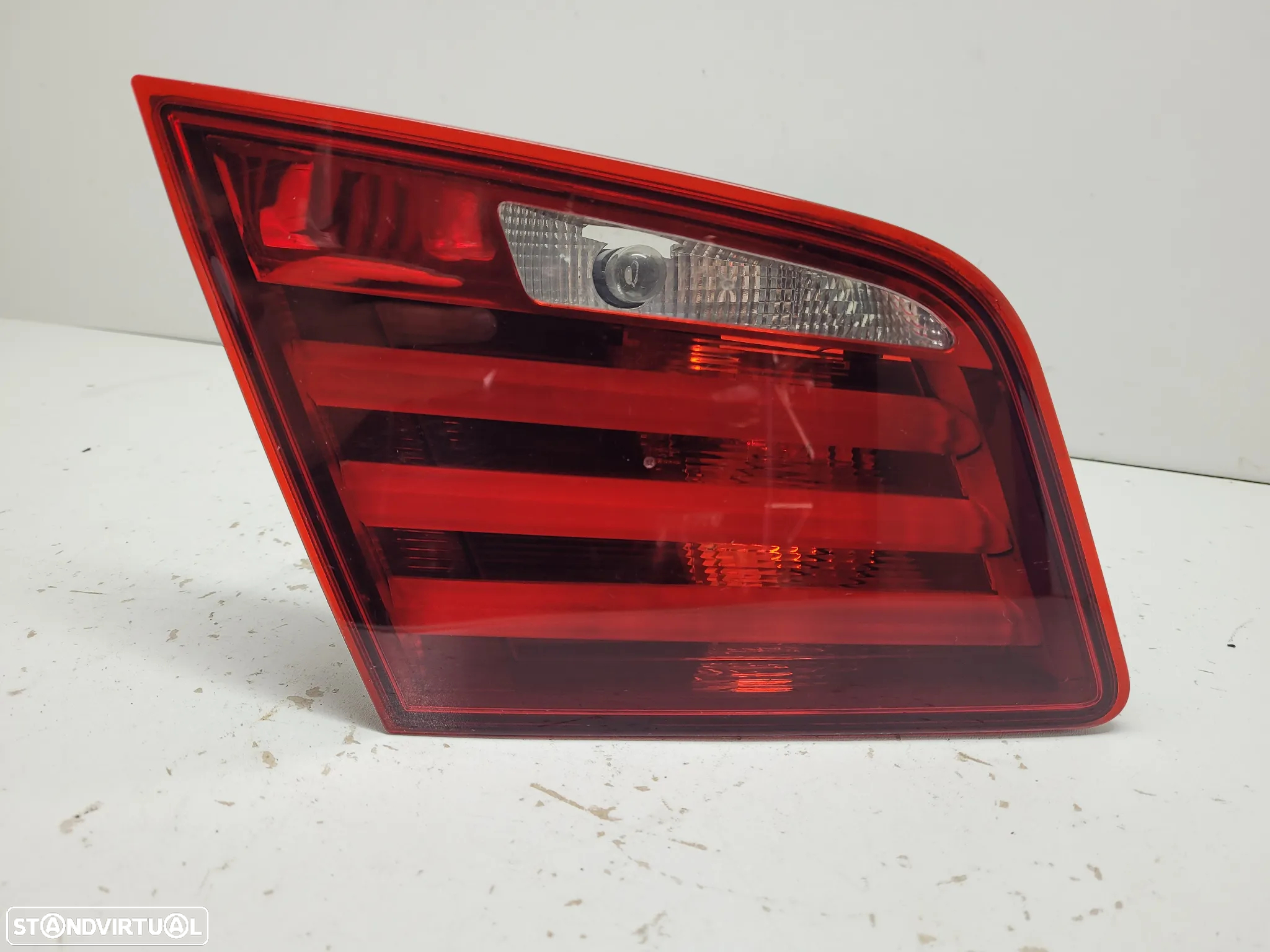 Farolim da mala esquerdo BMW 5 [F10] 7203225 (2010-2014) - 2
