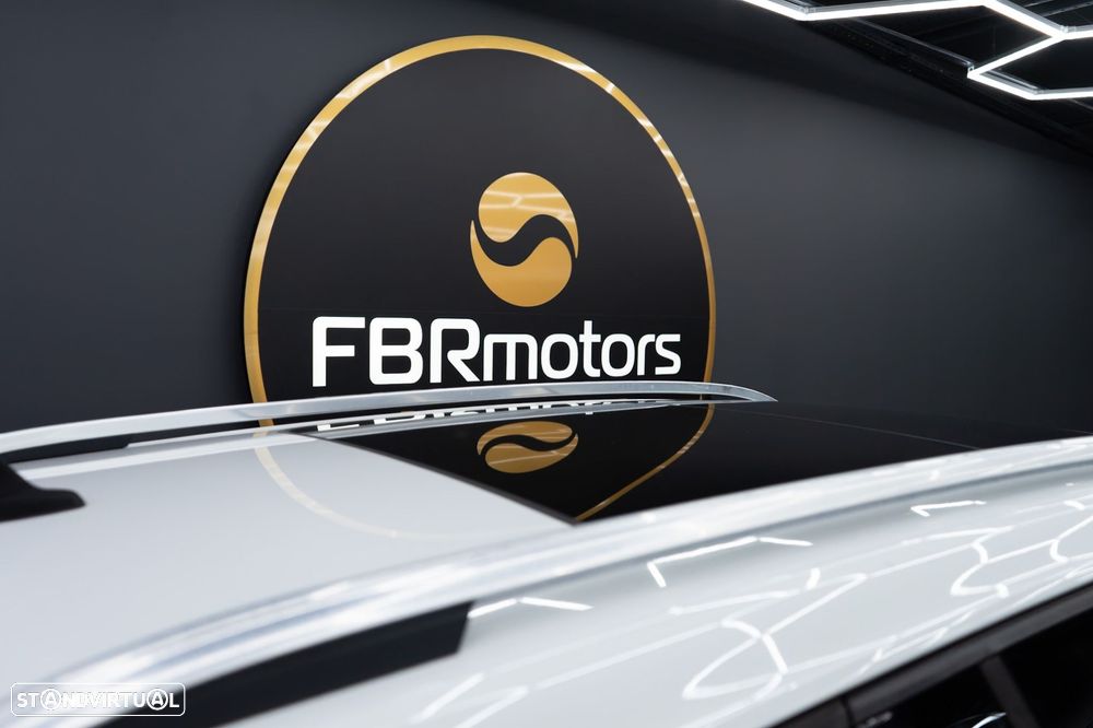 VW Golf Variant 1.6 TDi R-Line DSG - 23