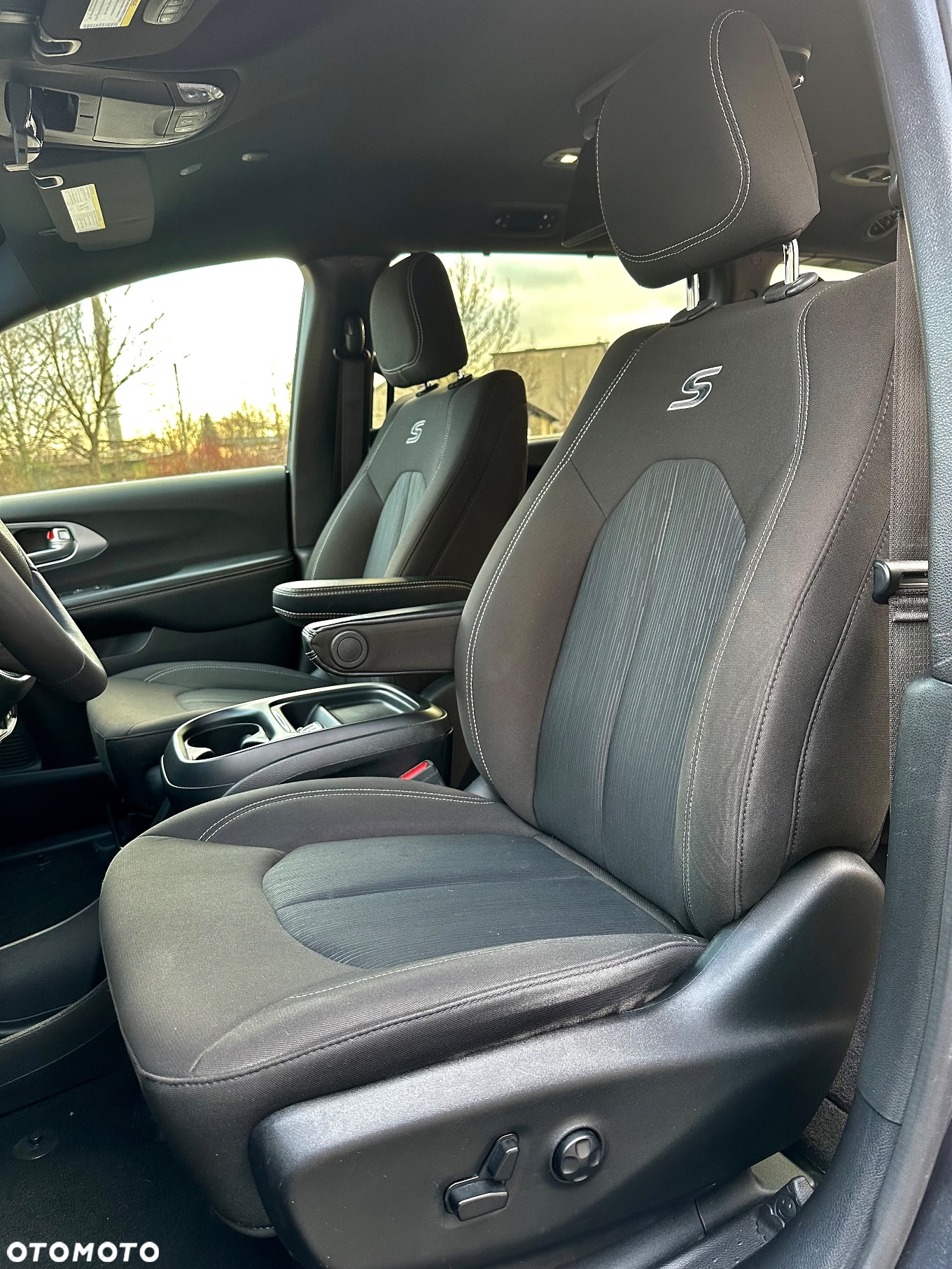 Chrysler Pacifica - 9