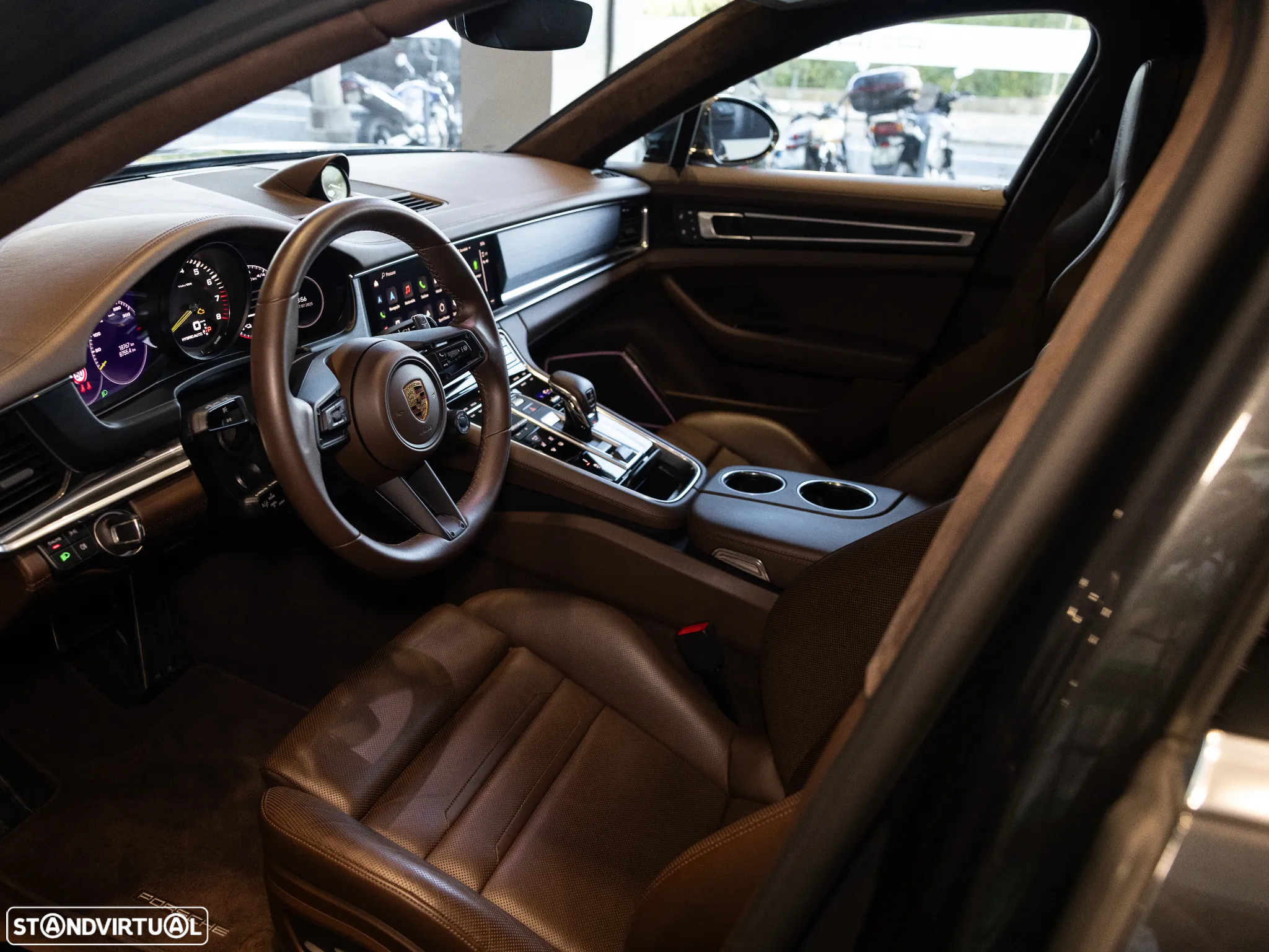 Porsche Panamera 4 E-Hybrid Platinum Edition - 29