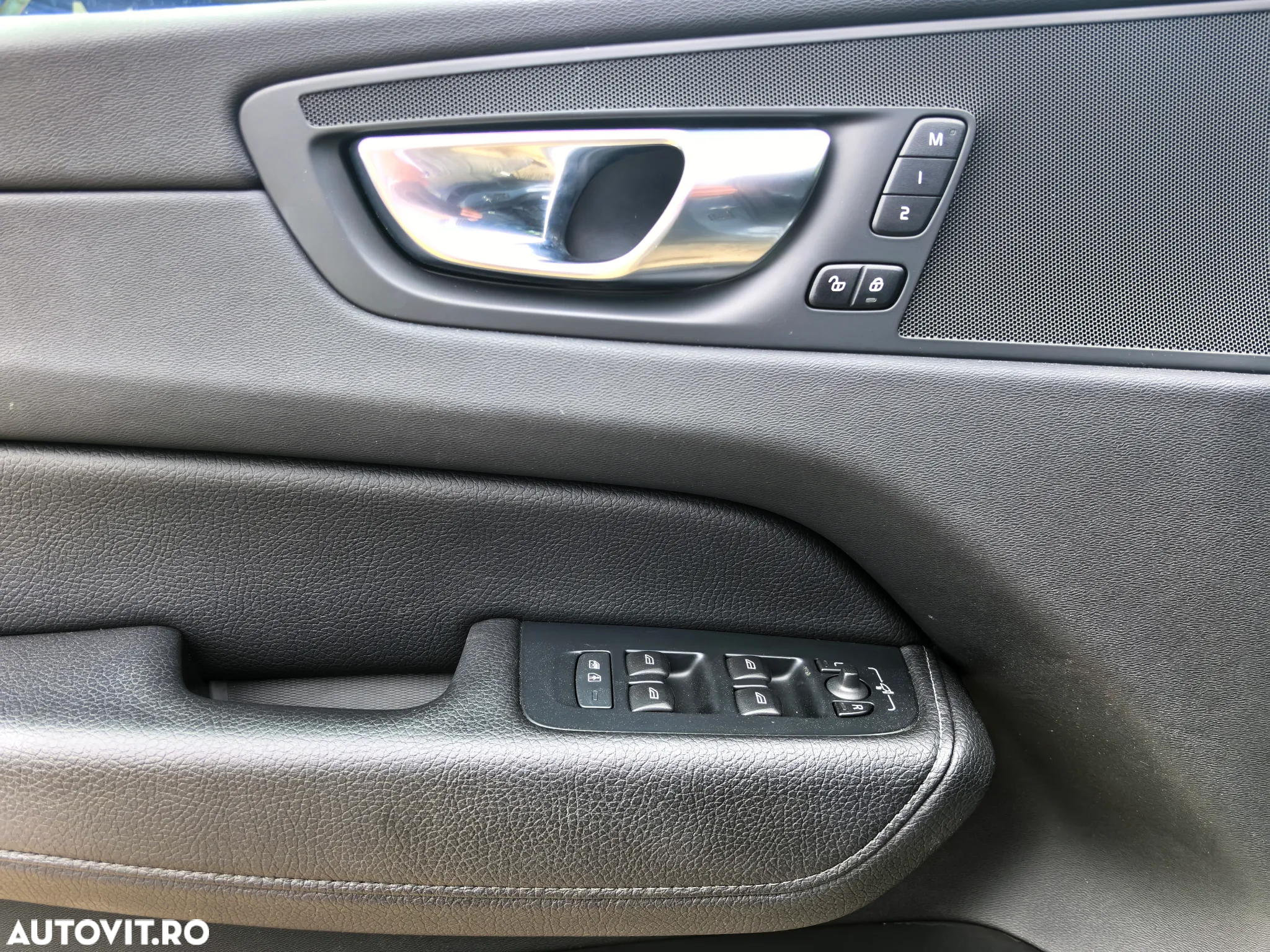 Volvo XC 60 T8 AWD Recharge Geartronic Inscription - 17