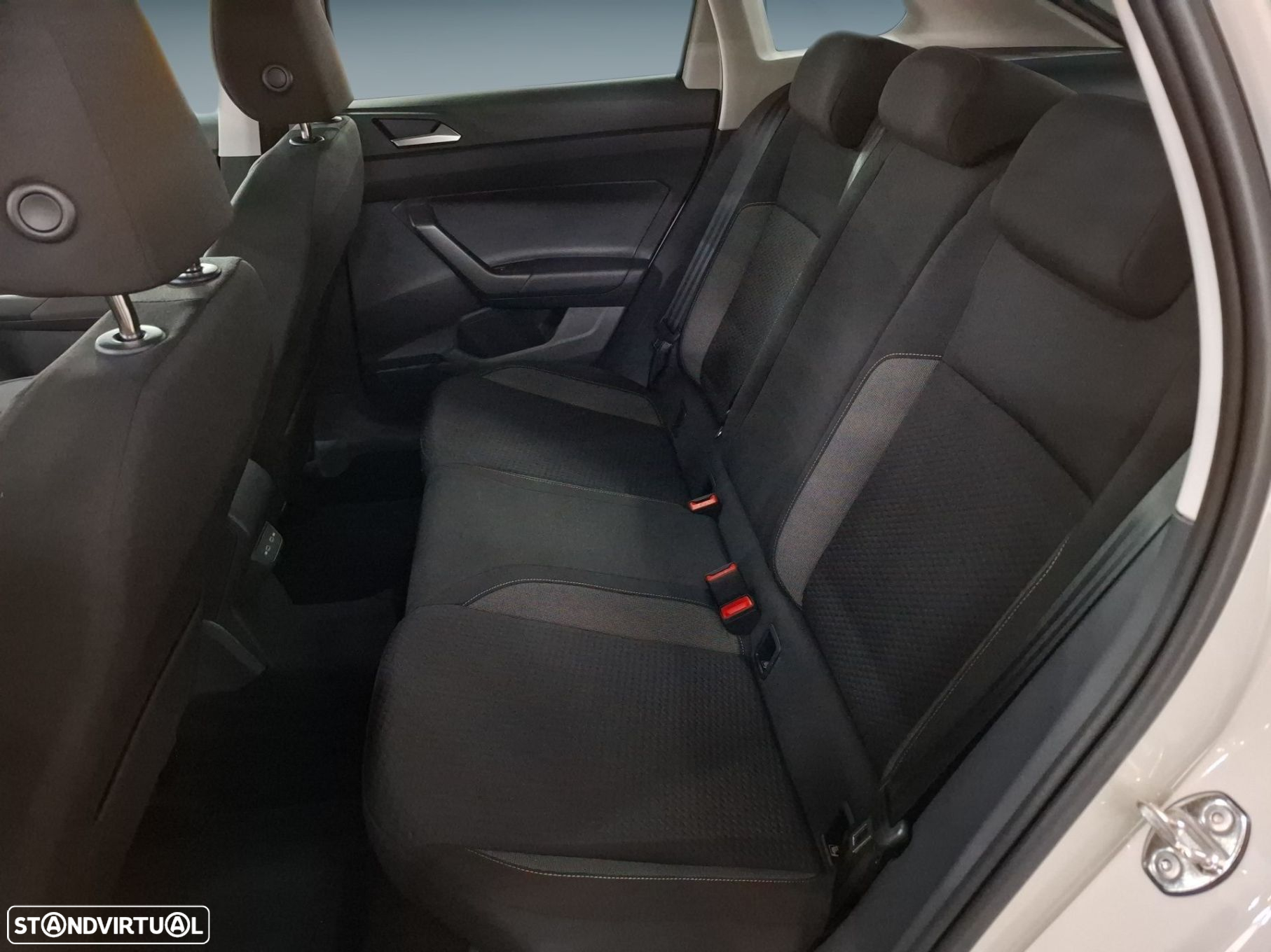 VW Taigo 1.0 TSI Urban - 14