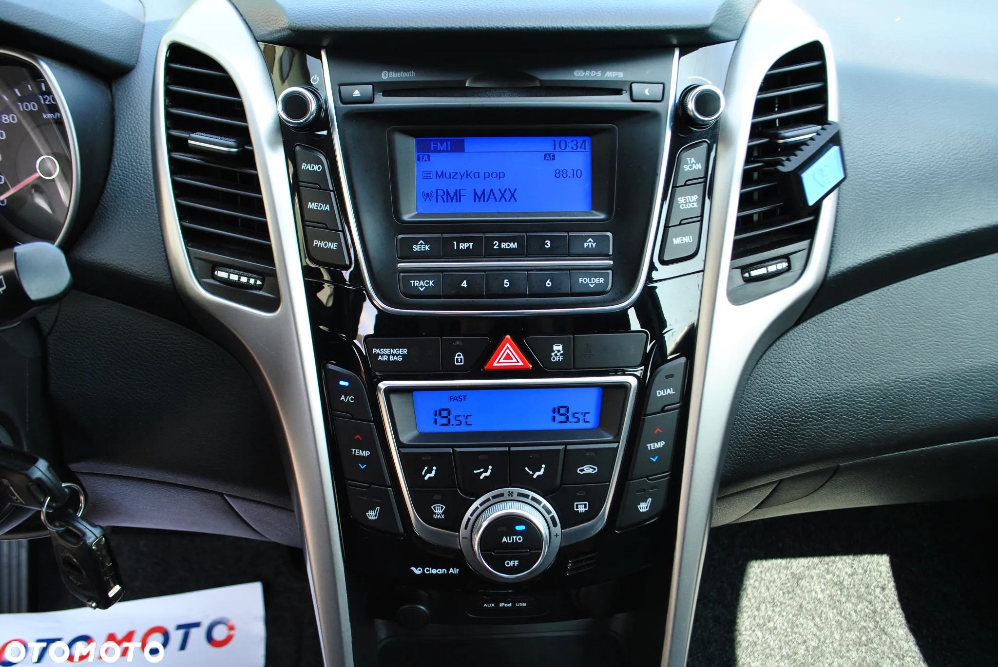 Hyundai i30 blue Kombi 1.6 GDi Style - 17