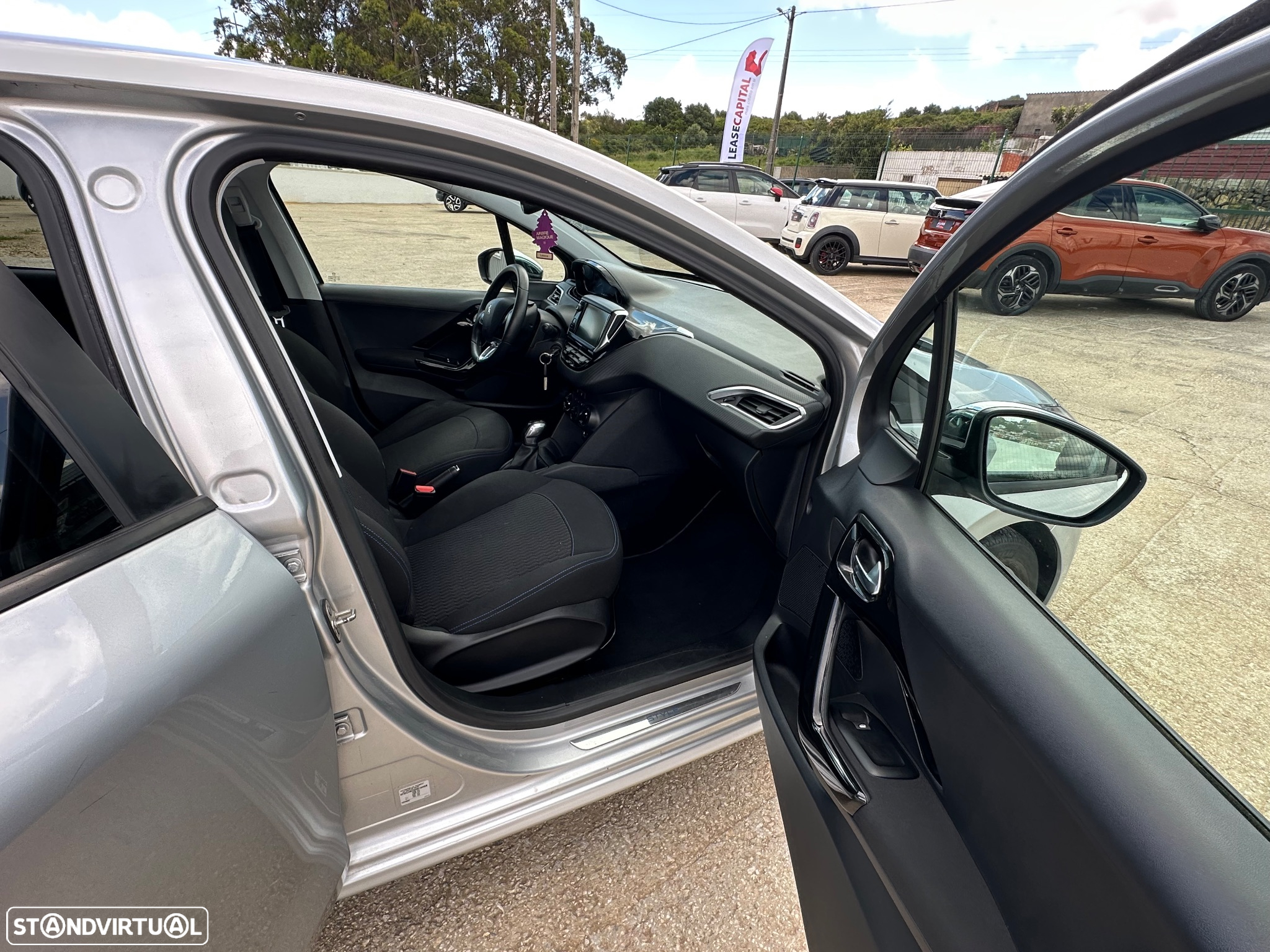 Peugeot 208 1.2 PureTech Style - 29