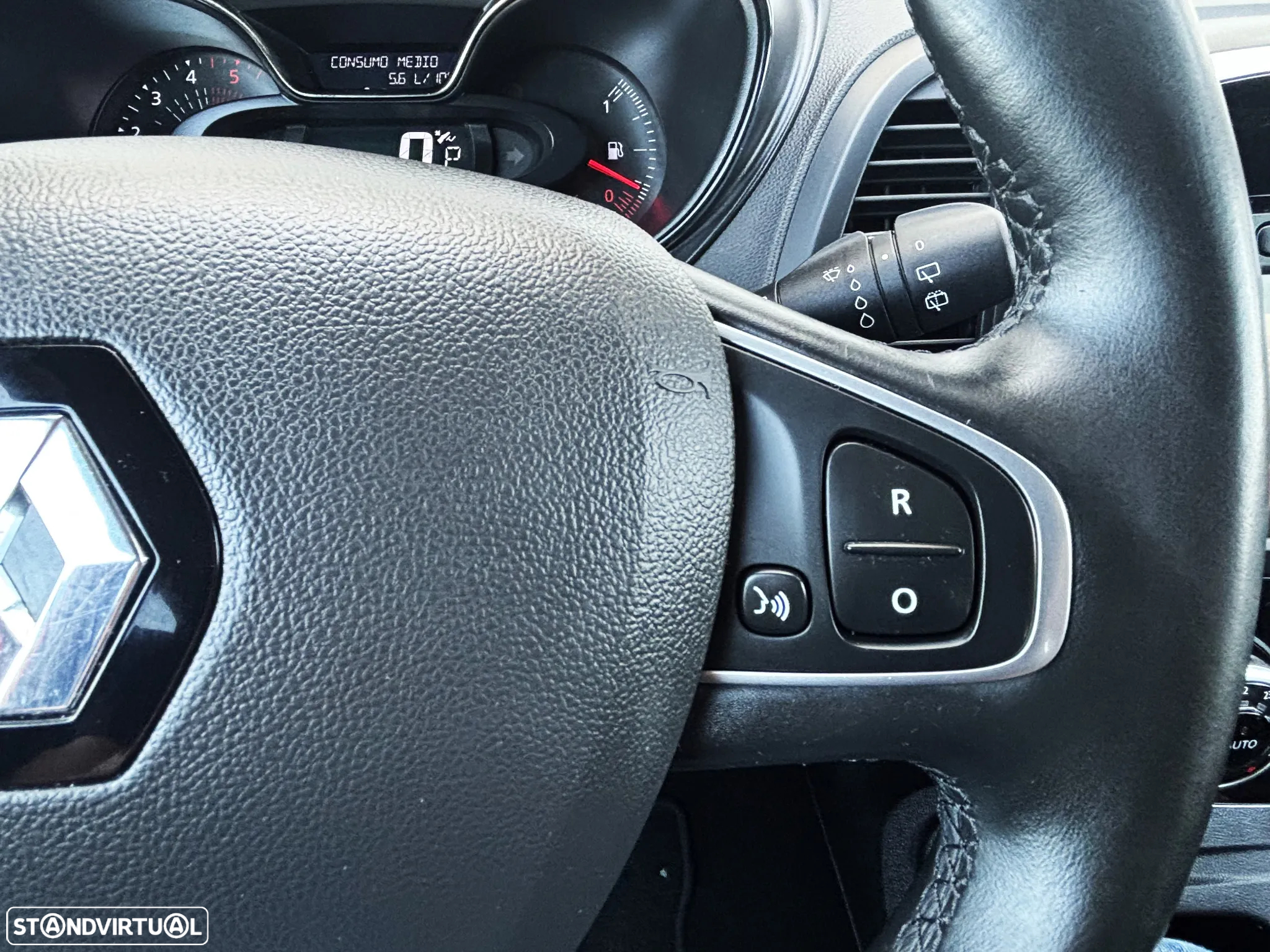 Renault Captur 1.5 dCi Exclusive EDC - 24
