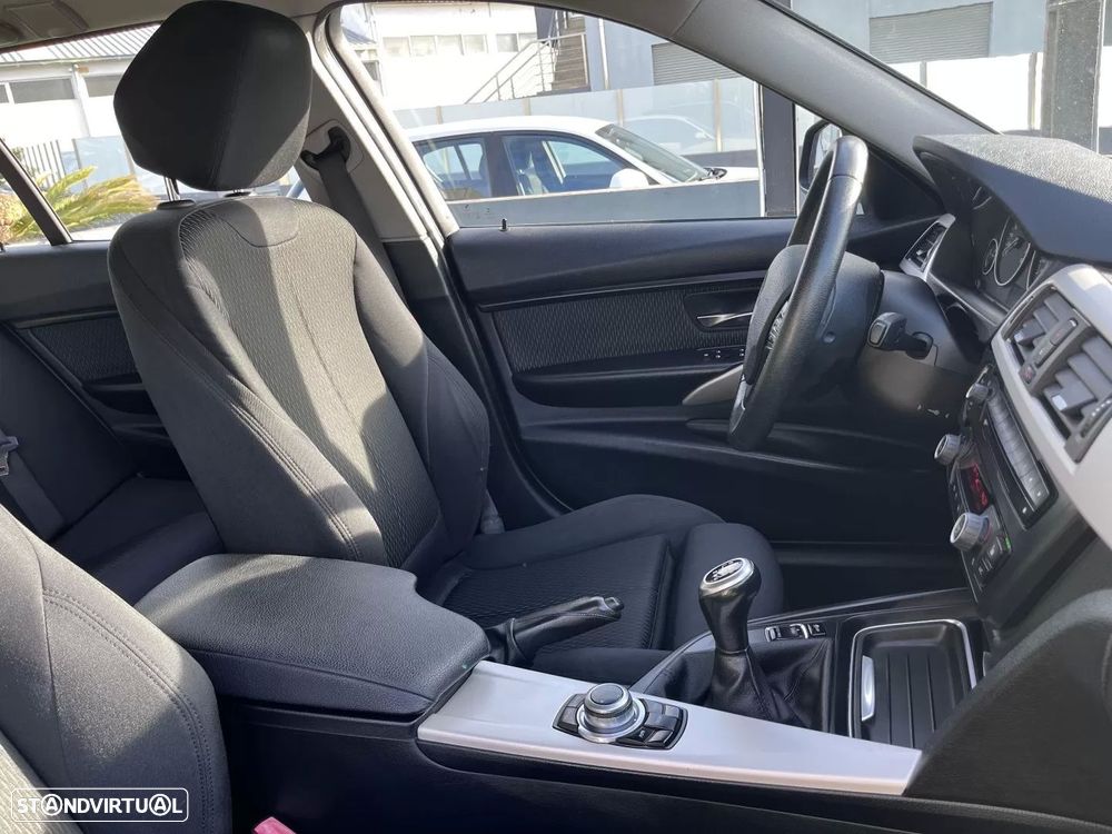 BMW 320 d Touring Sport Line - 53