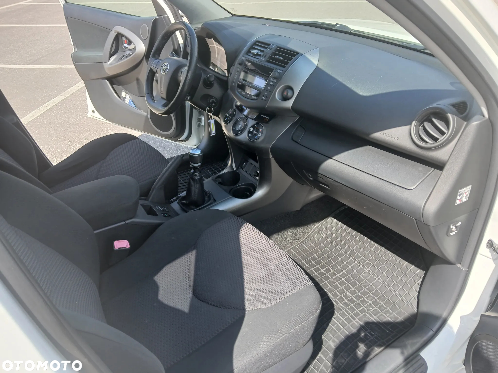 Toyota RAV4 - 10