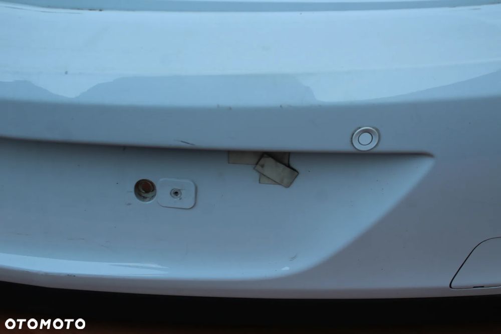 ZDERZAK TYŁ TYLNY OPEL ASTRA J SEDAN Z40R KOMPLETNY - 9