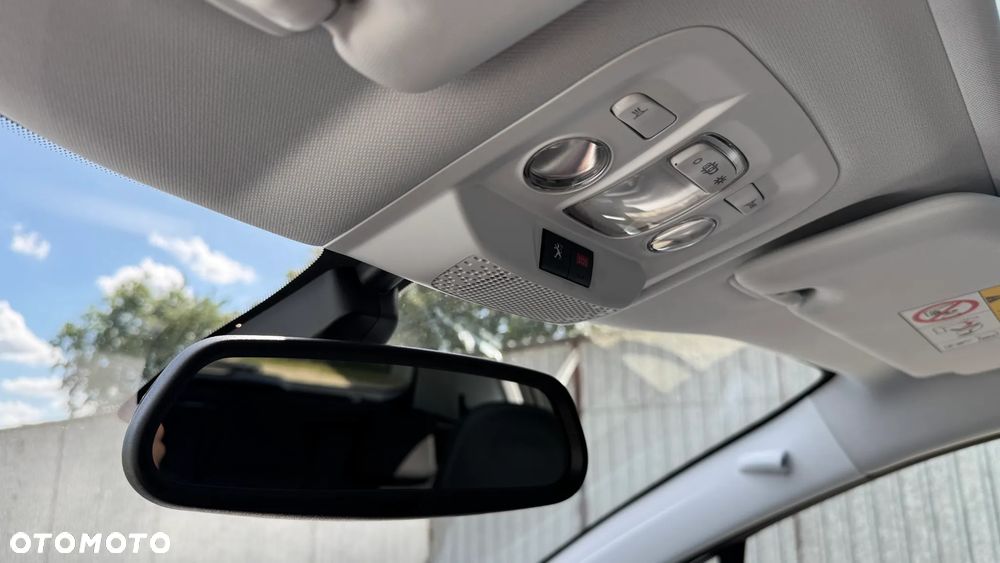 Peugeot 2008 1.2 PureTech Allure S&S - 15