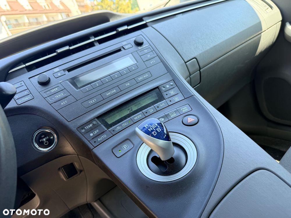 Toyota Prius - 30