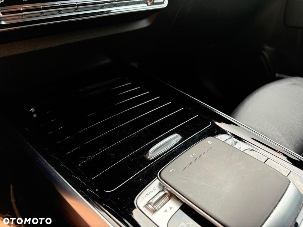 Mercedes-Benz GLB 180 7G-DCT - 19