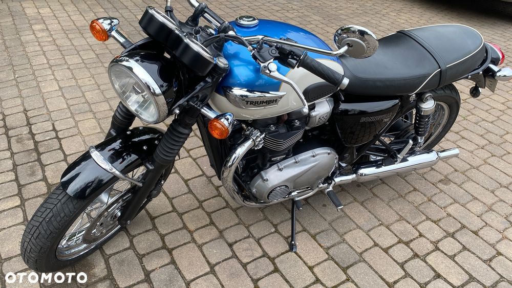 Triumph Bonneville - 12