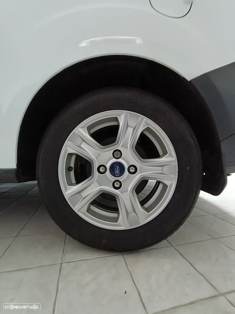 Ford Courier - 12