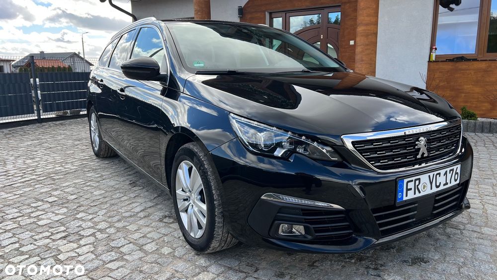 Peugeot 308 BlueHDi 130 EAT8 Stop & Start Allure Business-Paket - 3