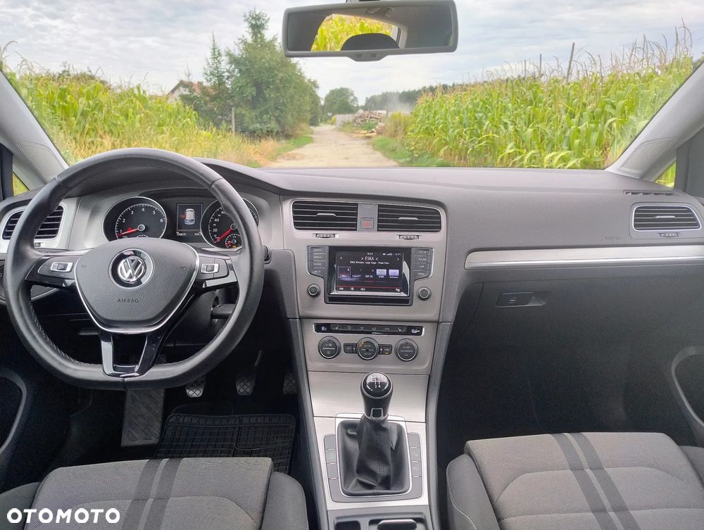 Volkswagen Golf - 6