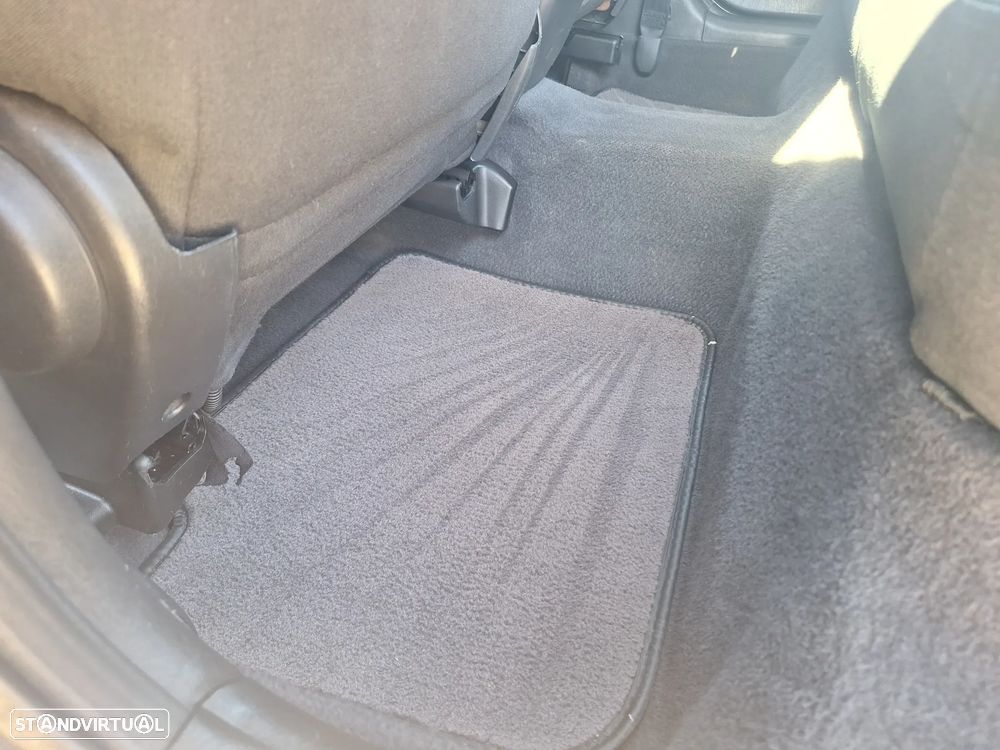 Toyota Corolla SW 1.4 VVT-i Sol+VSC - 23