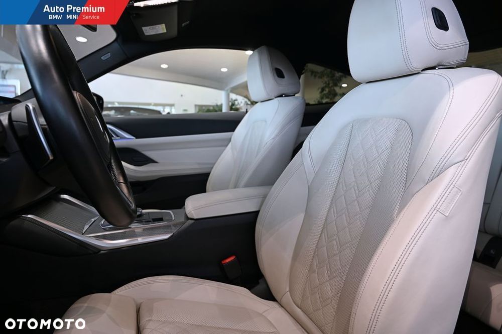 BMW Seria 4 M440i xDrive mHEV - 13