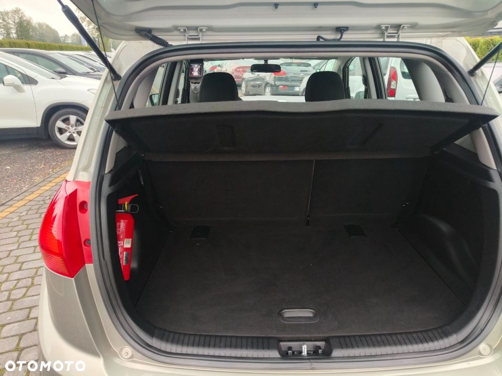 Kia Venga - 15