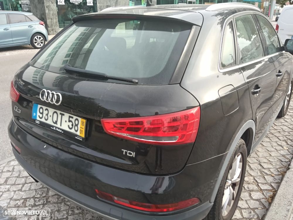 Audi Q3 2.0 TDi Business Line S-line - 10