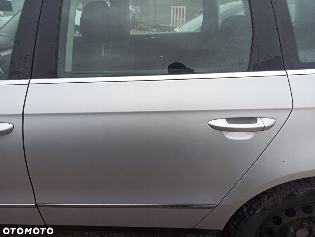 Drzwi lewy tył kompletne VW PASSAT B6 KOMBI LA7W - 2