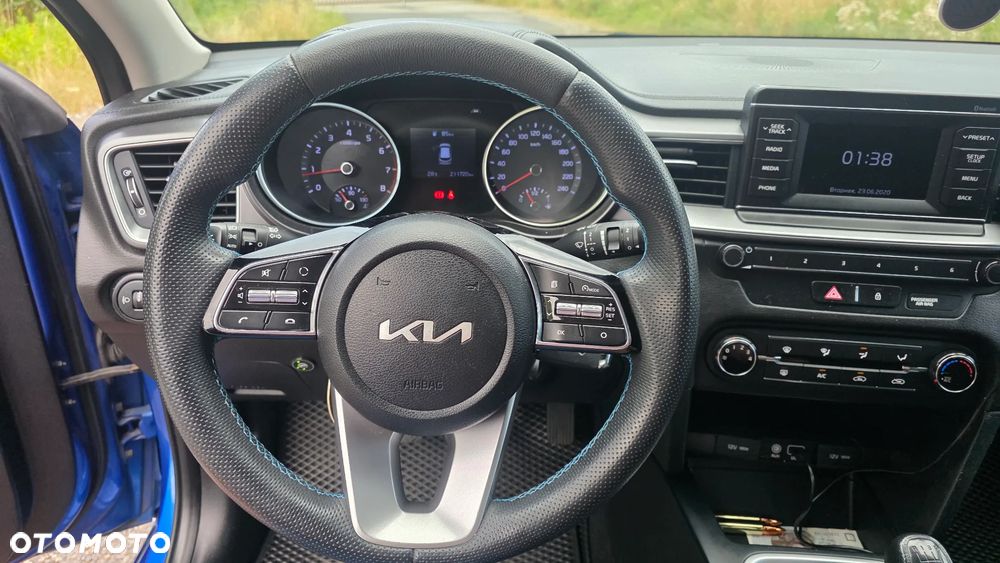 Kia Ceed 1.4 L - 10
