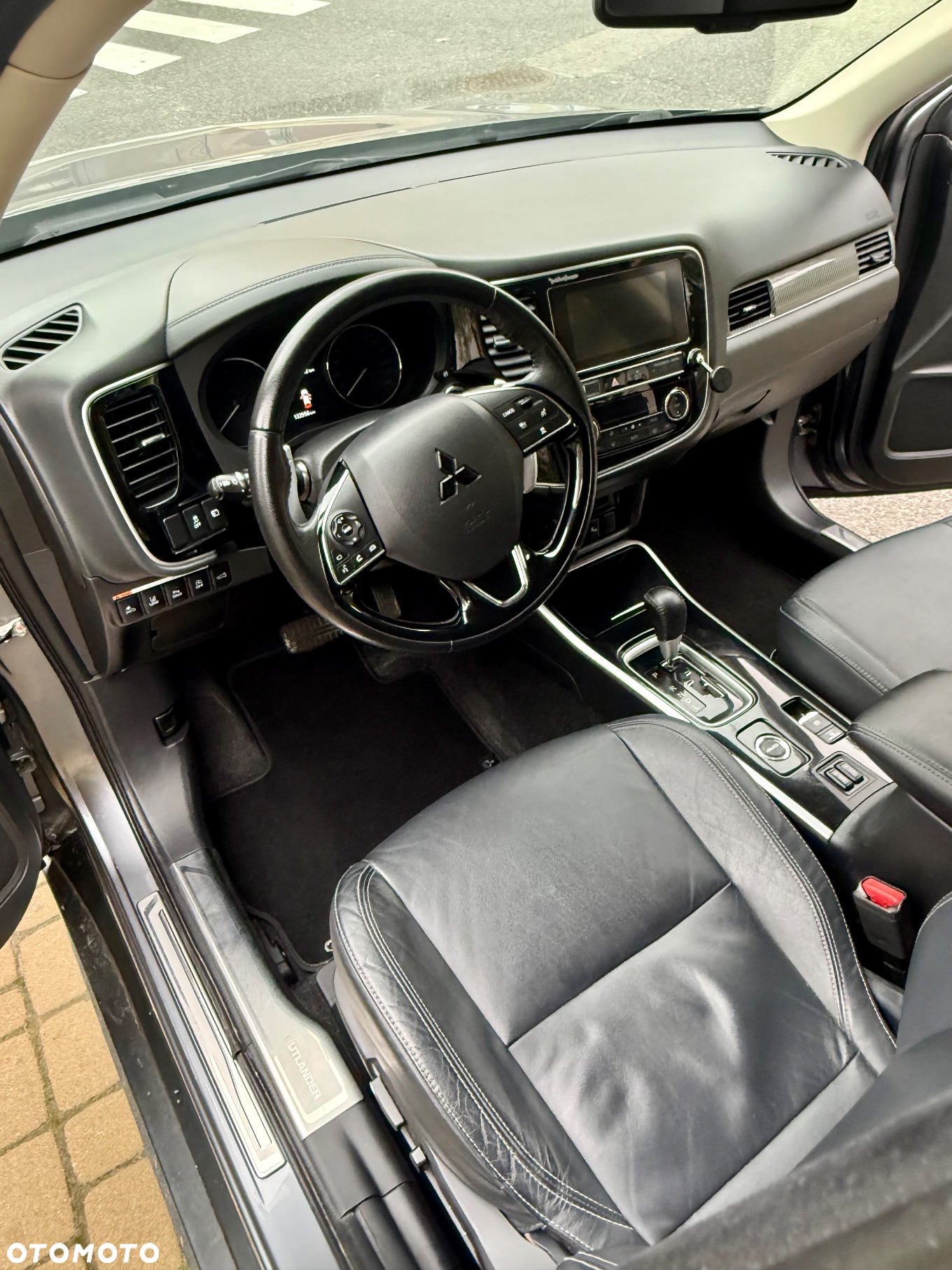 Mitsubishi Outlander - 17