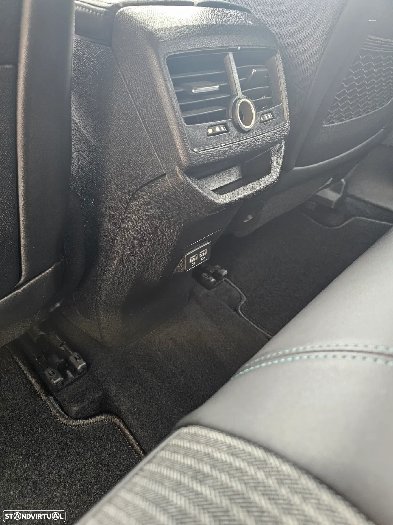 Peugeot 3008 1.6 Hybrid Allure e-EAT8 - 18
