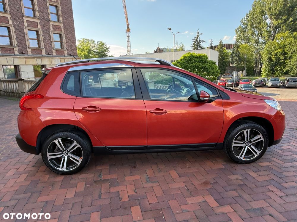 Peugeot 2008 1.2 Pure Tech Style S&S - 26
