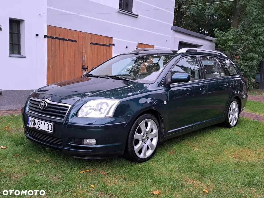Toyota Avensis 2.0 VVT-i Combi Executive - 1