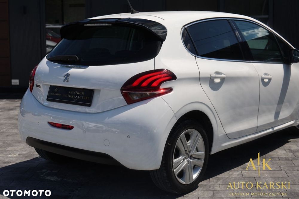 Peugeot 208 - 15