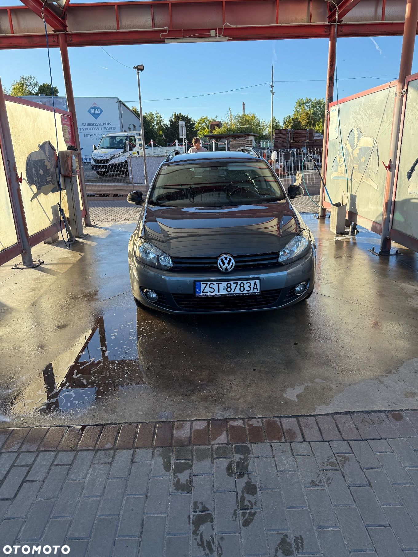 Volkswagen Golf - 1