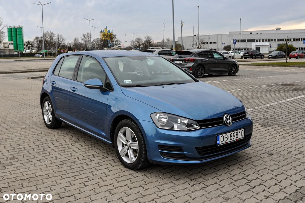 Volkswagen Golf - 6