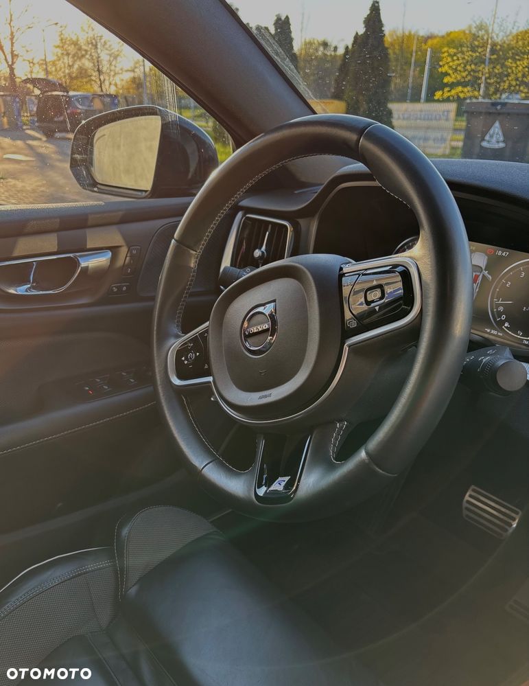 Volvo S60 T5 R-Design - 18