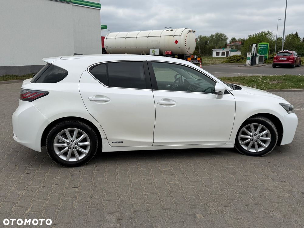 Lexus CT 200h Prestige - 4
