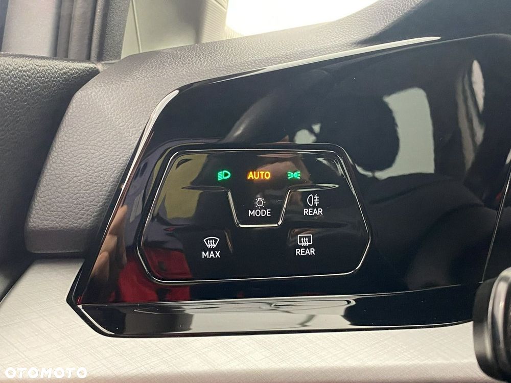 Volkswagen Golf 2.0 TDI Life - 28