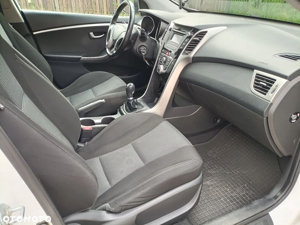Hyundai i30 1.6 CRDi Comfort - 27