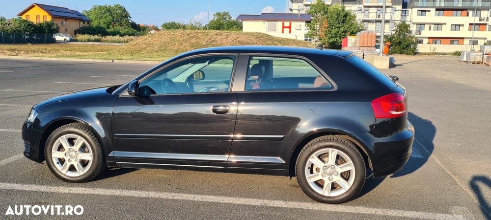Audi A3 1.9 TDI DPF S tronic Ambiente - 4