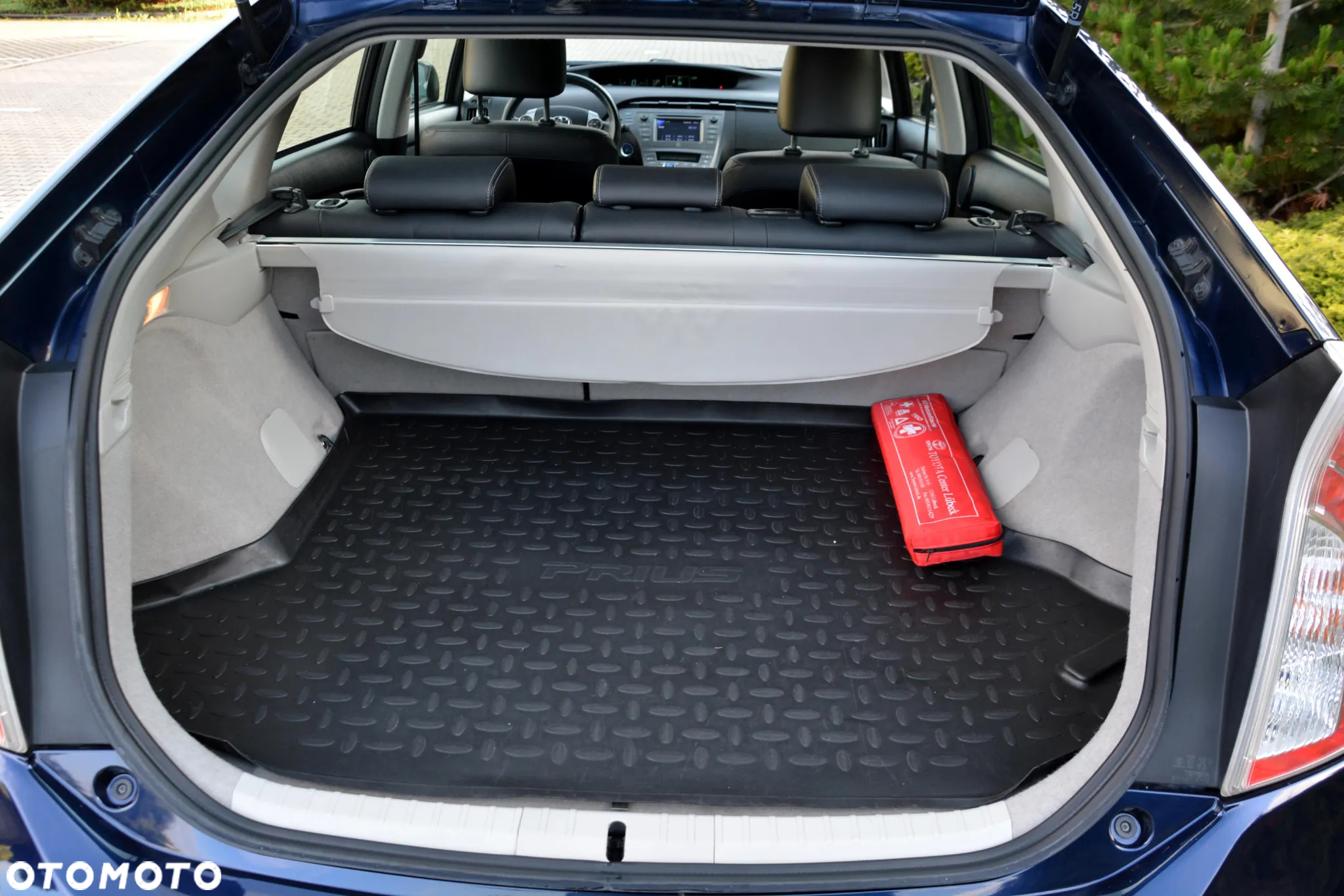 Toyota Prius (Hybrid) Executive - 20